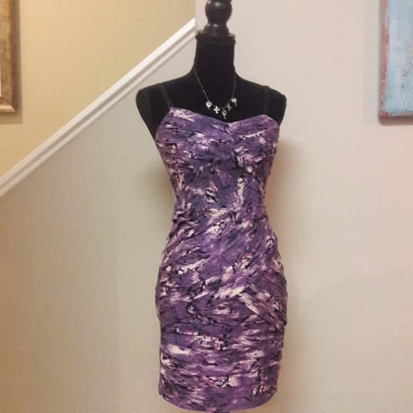 Guess/ Los Angeles /Form Fitting / Print Dress - Picture 5 of 8